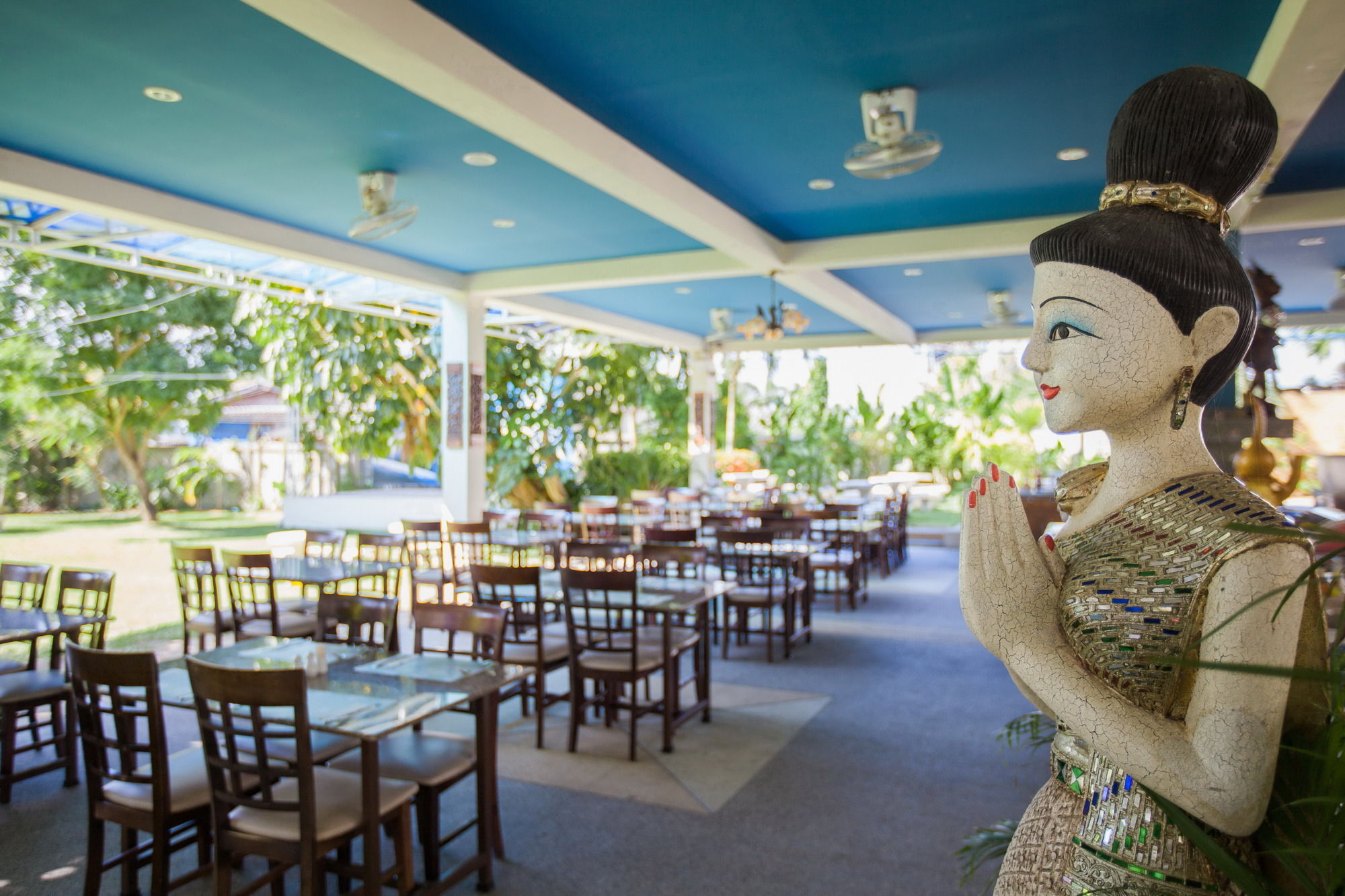 Chalong Beach Hotel Phuket Rawai Exterior foto